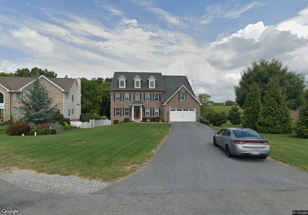 8128 Golf Vista Dr, Greencastle, PA 17225 - photo 1