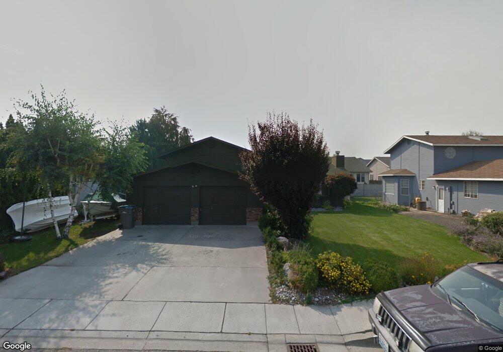 1422 3rd St SE, East Wenatchee, WA 98802 - photo 1