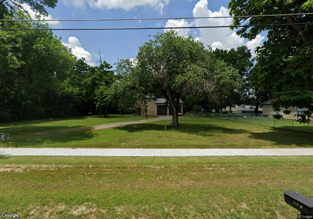 307 N Mccracken St, Chouteau, OK 74337 - photo 1