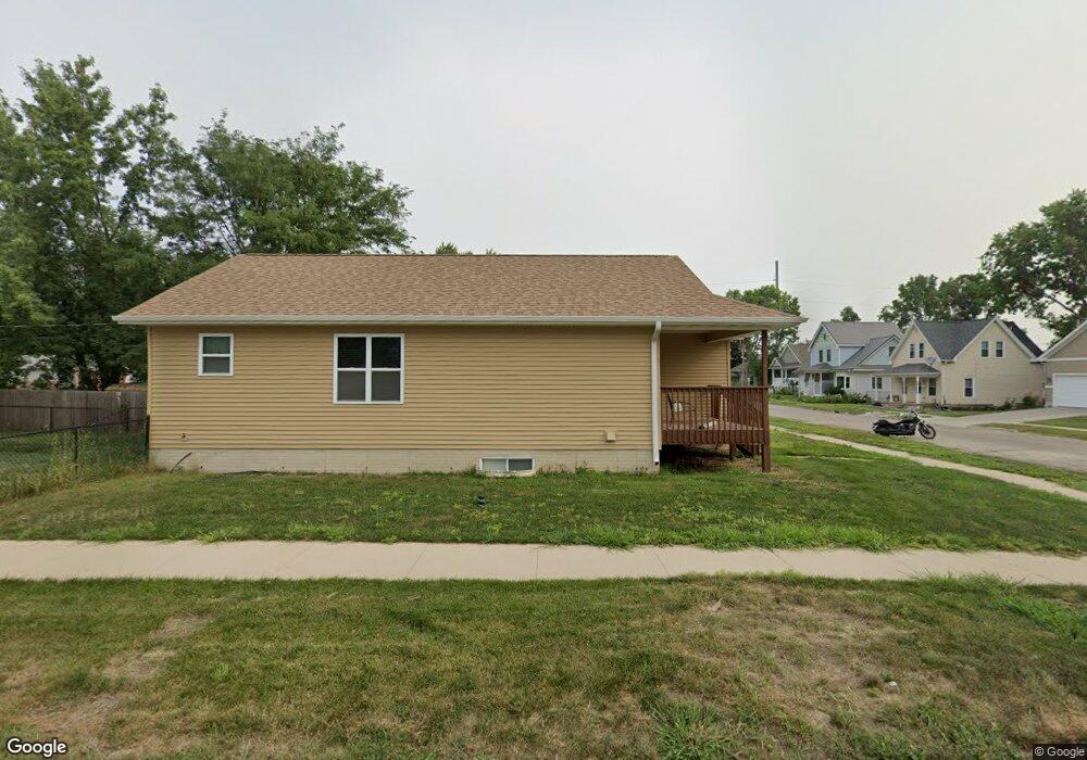 1202 9th St NW, Cedar Rapids, IA 52405 - photo 1