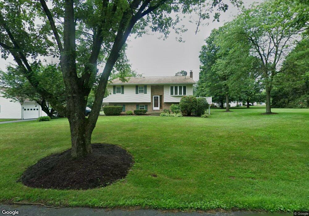 371 Oxford Cir, Bath, PA 18014 - photo 1