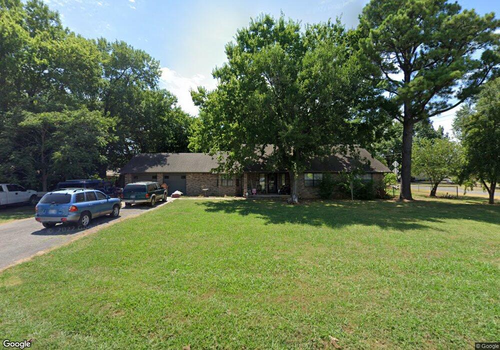 502 S Locust St, Skiatook, OK 74070 - photo 1