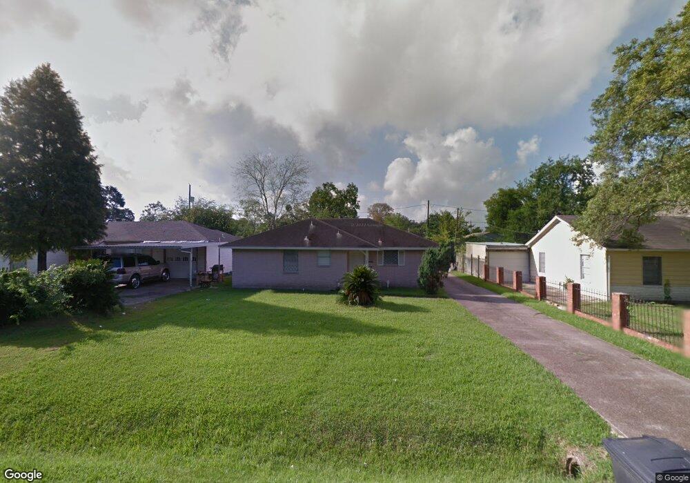 13434 Vicksburg St, Houston, TX 77015 - photo 1