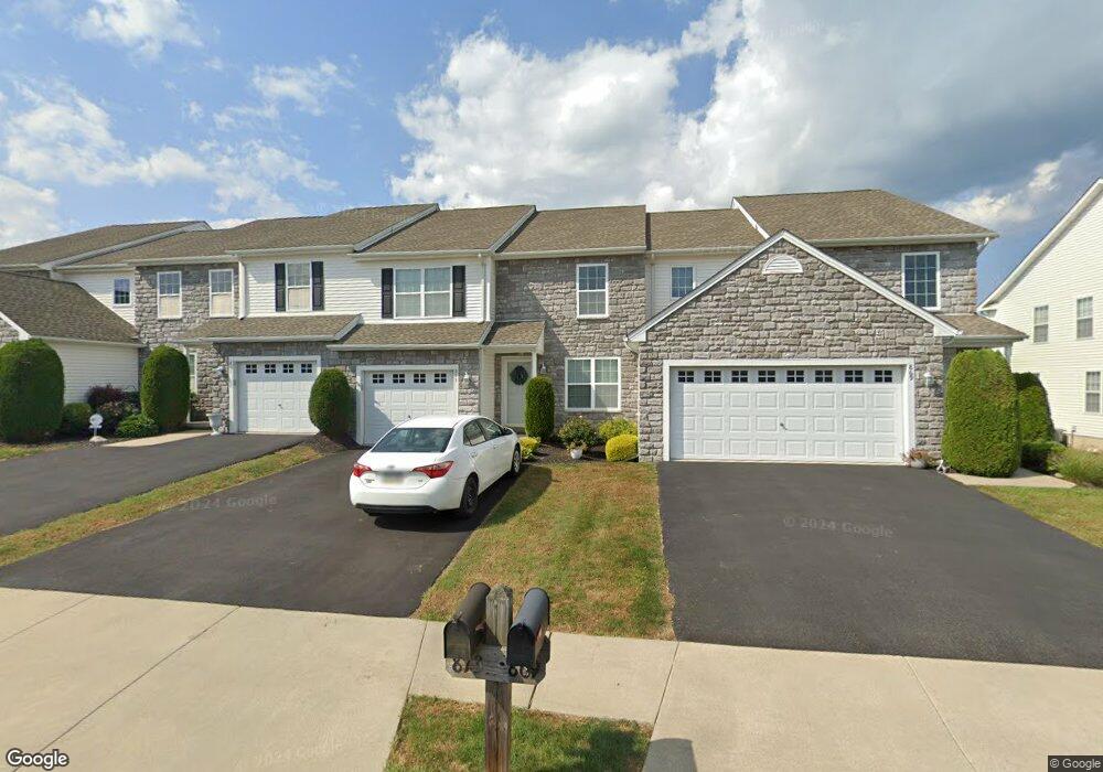 873 N Fork Dr unit 32, Easton, PA 18040 - photo 1