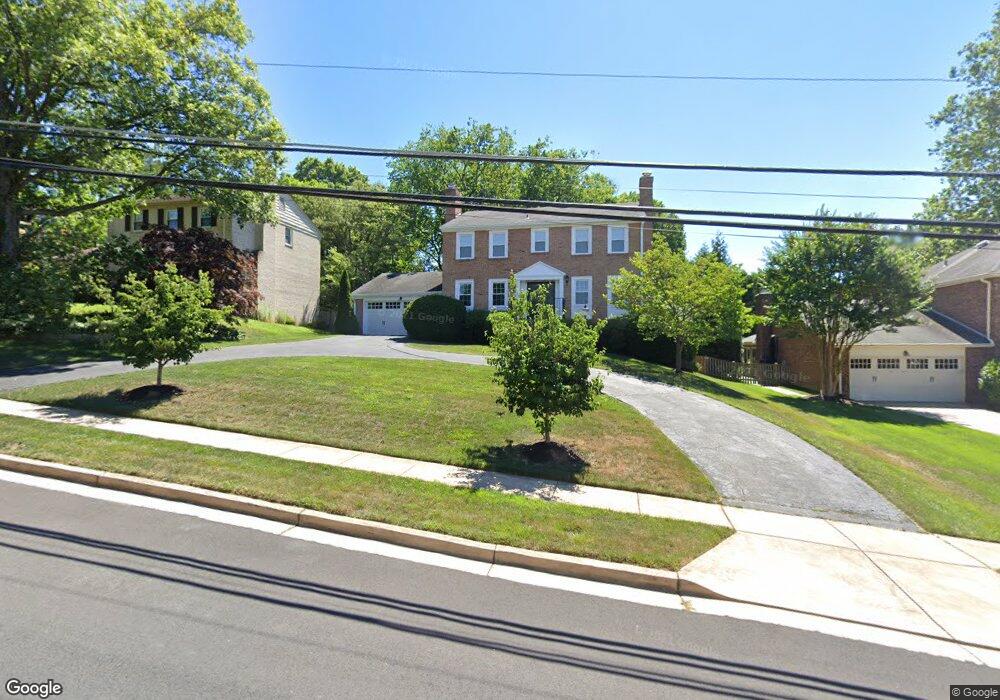 1115 Pine Hill Rd, McLean, VA 22101 - photo 1