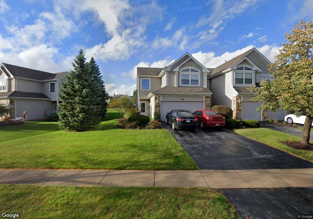 981 Viewpoint Dr, Lake In the Hills, IL 60156 - photo 1