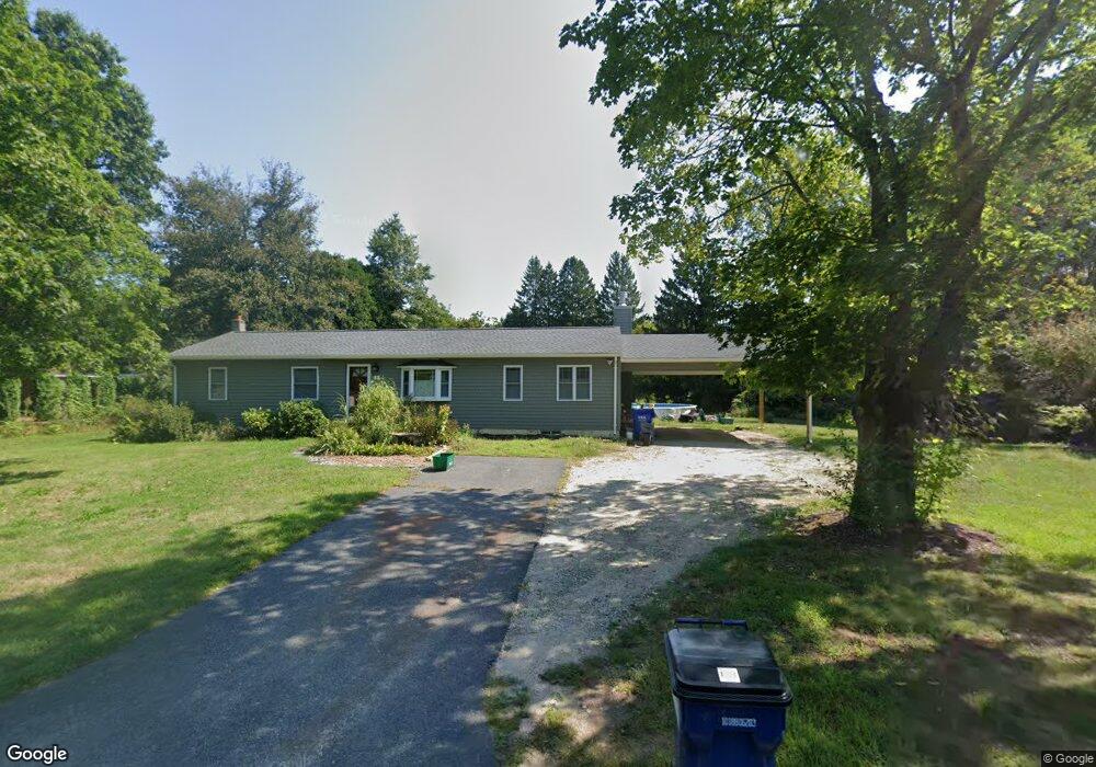 8 Greenwich Rd, Amherst, MA 01002 - photo 1