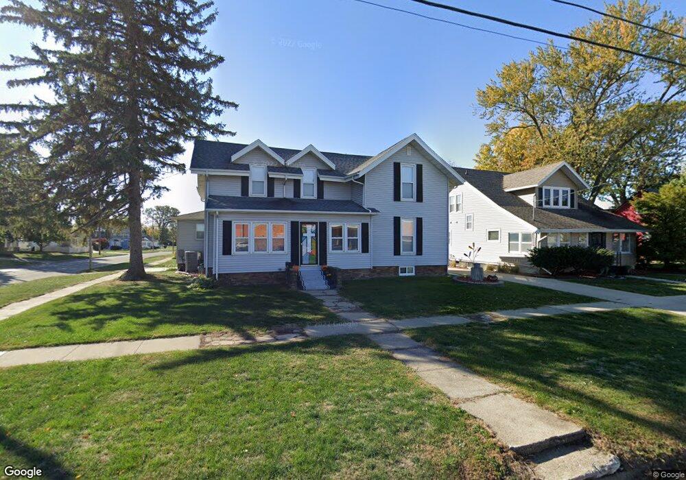 221 S 3 Ave E, Newton, IA 50208 - photo 1