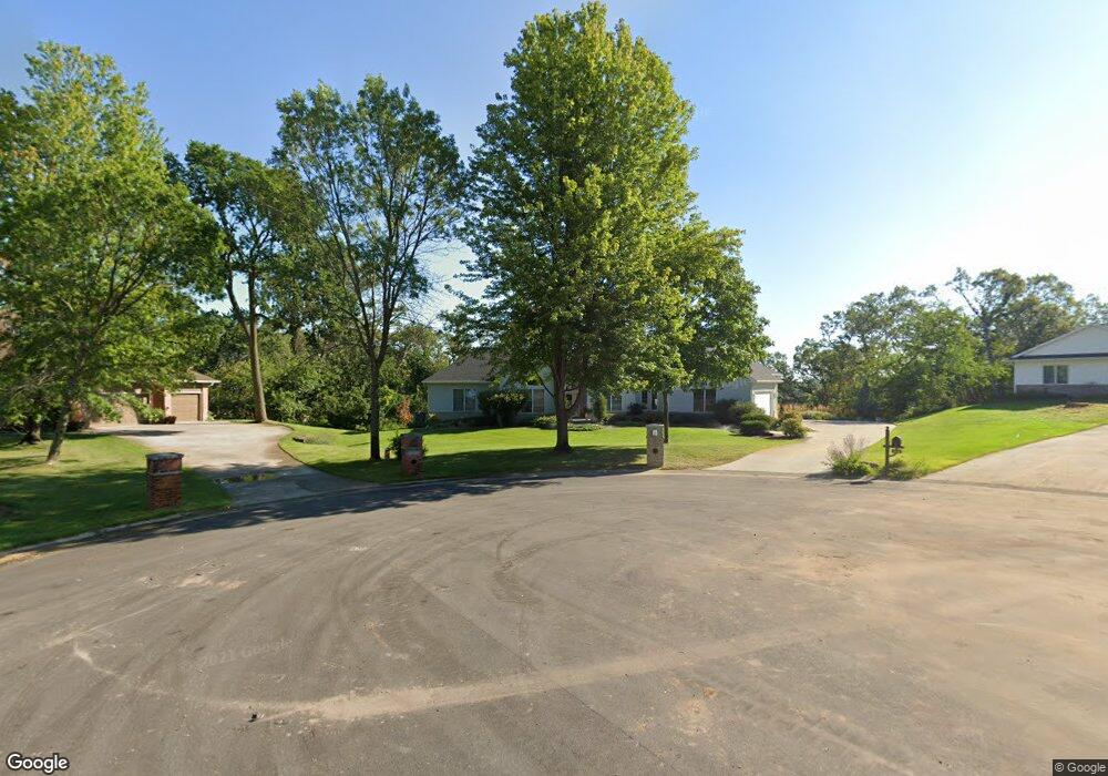 3020 Diamond Ln, Cedar Rapids, IA 52403 - photo 1