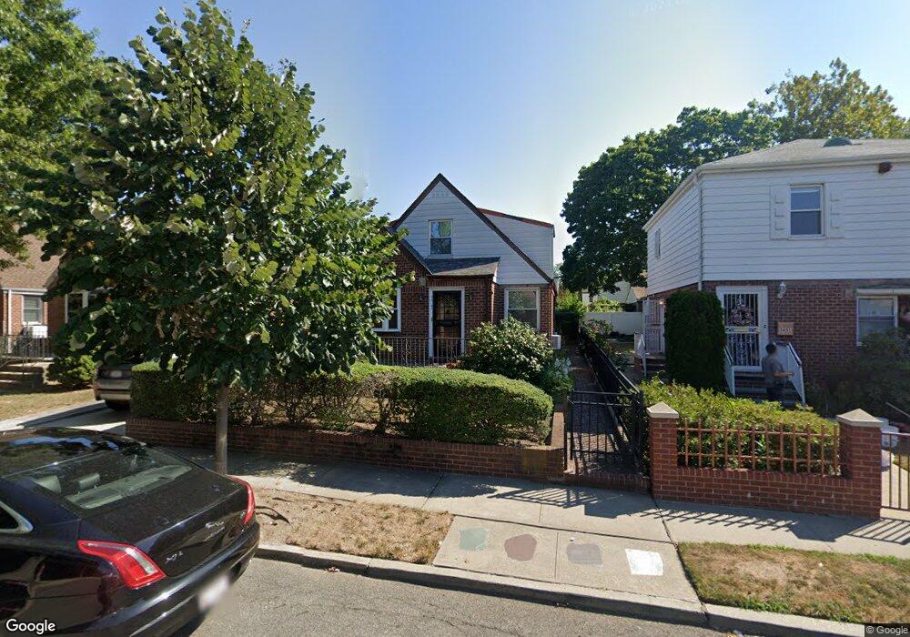 5647 189th St, Fresh Meadows, NY 11365 - photo 1