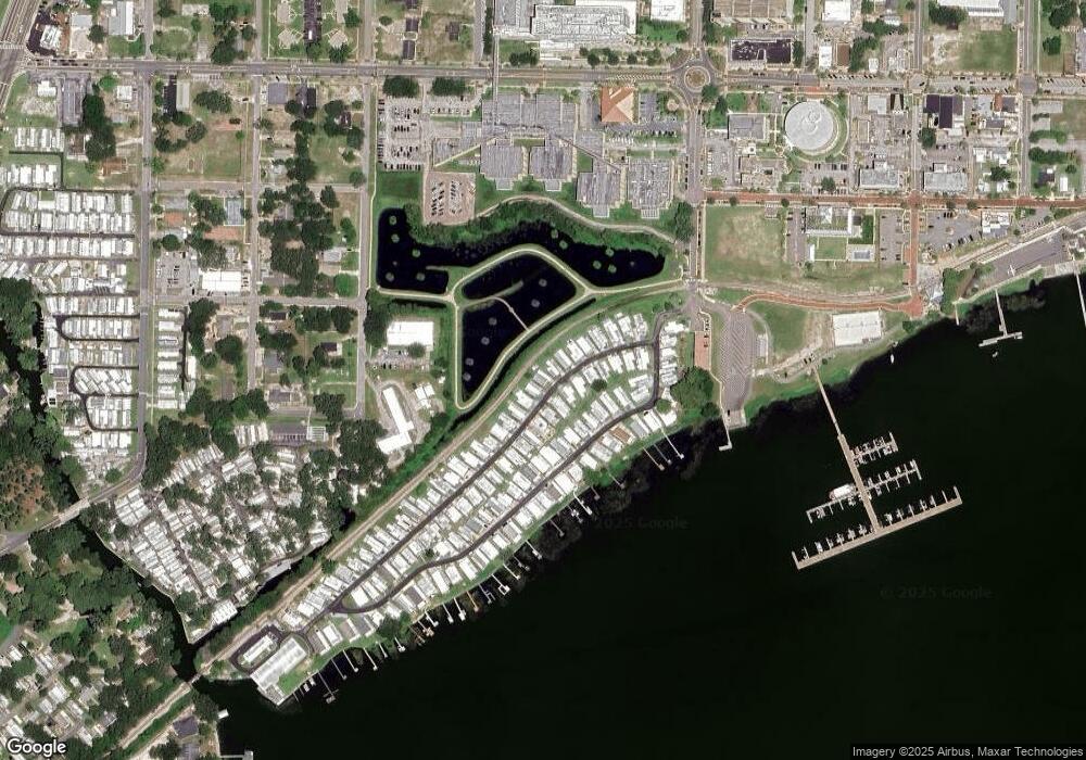 524 Marina Ln, Tavares, FL 32778 - photo 1