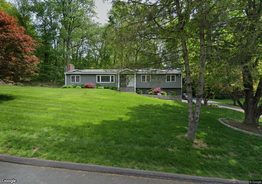 6 Greenbrier Rd, Trumbull, CT 06611 - photo 1