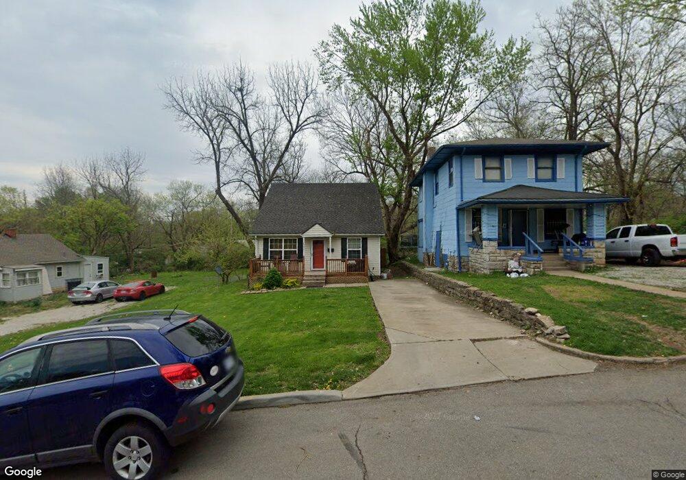 6941 Agnes Ave, Kansas City, MO 64132 - photo 1