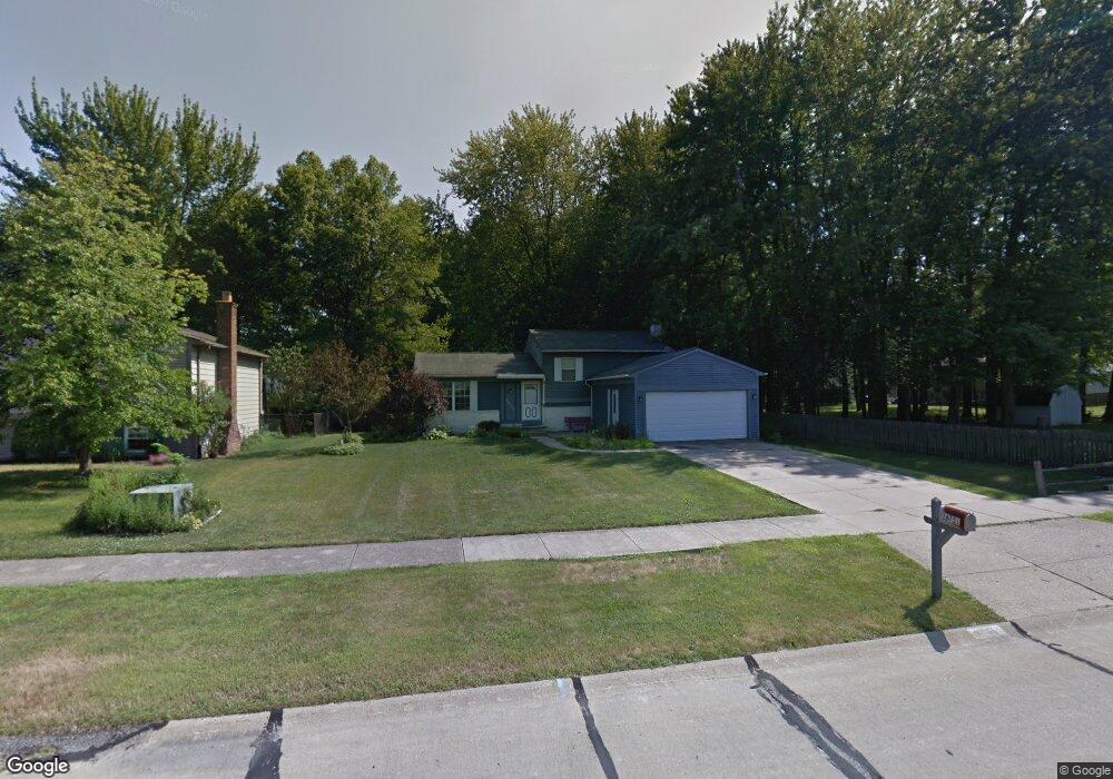 26751 Skyline Dr, Olmsted Falls, OH 44138 - photo 1