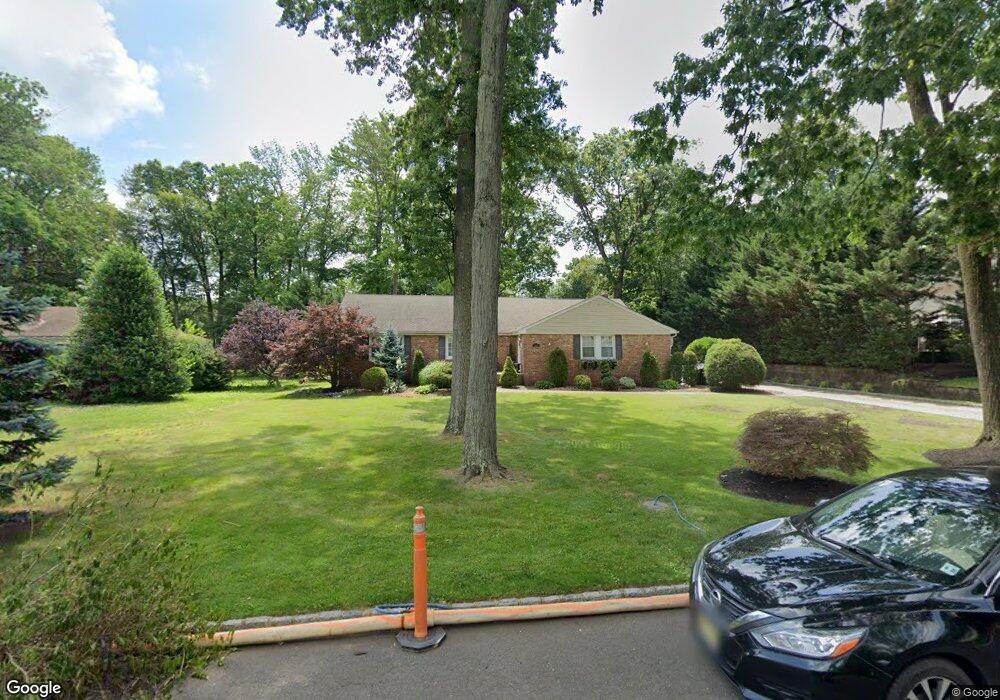 285 Laurel Ln, Clark, NJ 07066 - photo 1