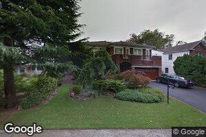 76 Briarwood Ln, Lawrence, NY 11559