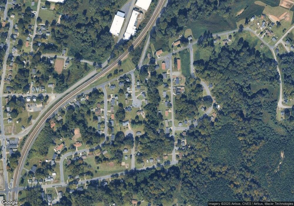 523 N Tipton Place, Reidsville, NC 27320 - photo 1