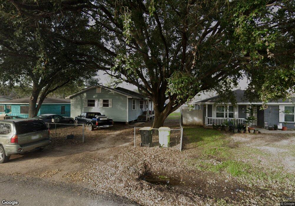 907 Avenue E, Rosenberg, TX 77471 - photo 1