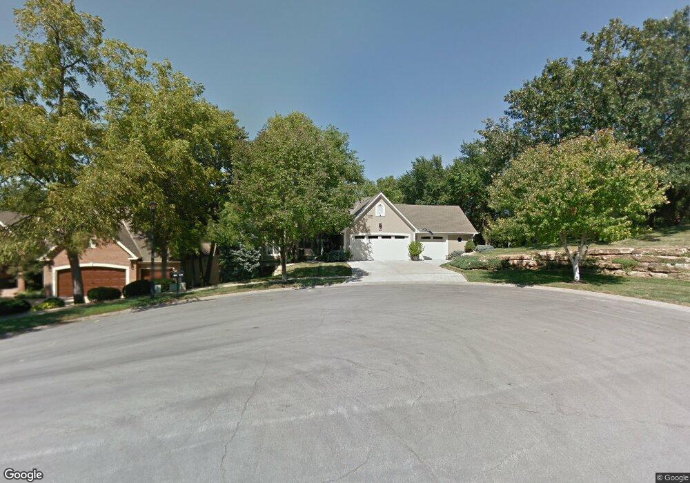 8400 Pflumm Cir, Lenexa, KS 66215 - photo 1