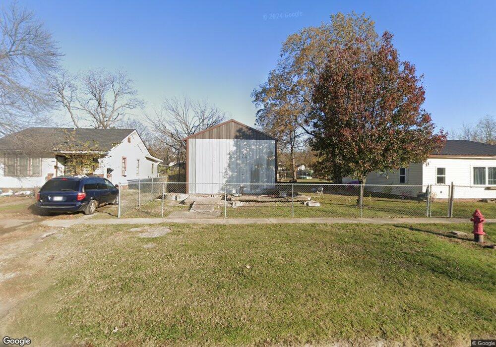 1106 W Division St, Henryetta, OK 74437 - photo 1