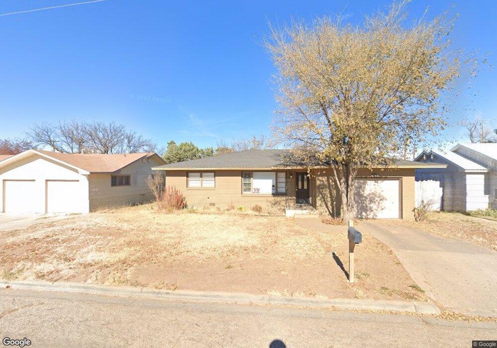 2506 W 11th St, Plainview, TX 79072 - photo 1