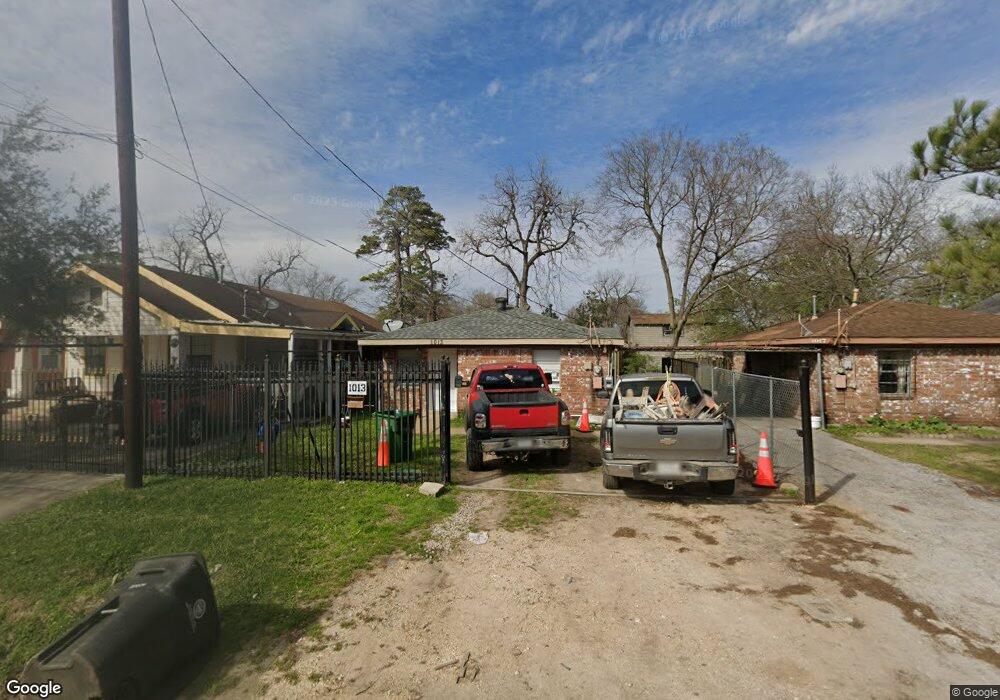 1013 Melbourne St, Houston, TX 77022 - photo 1