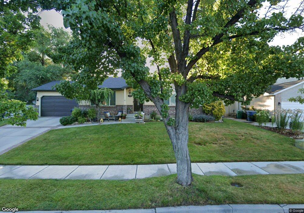 7909 S Cliff Side Dr, Sandy, UT 84094 - photo 1