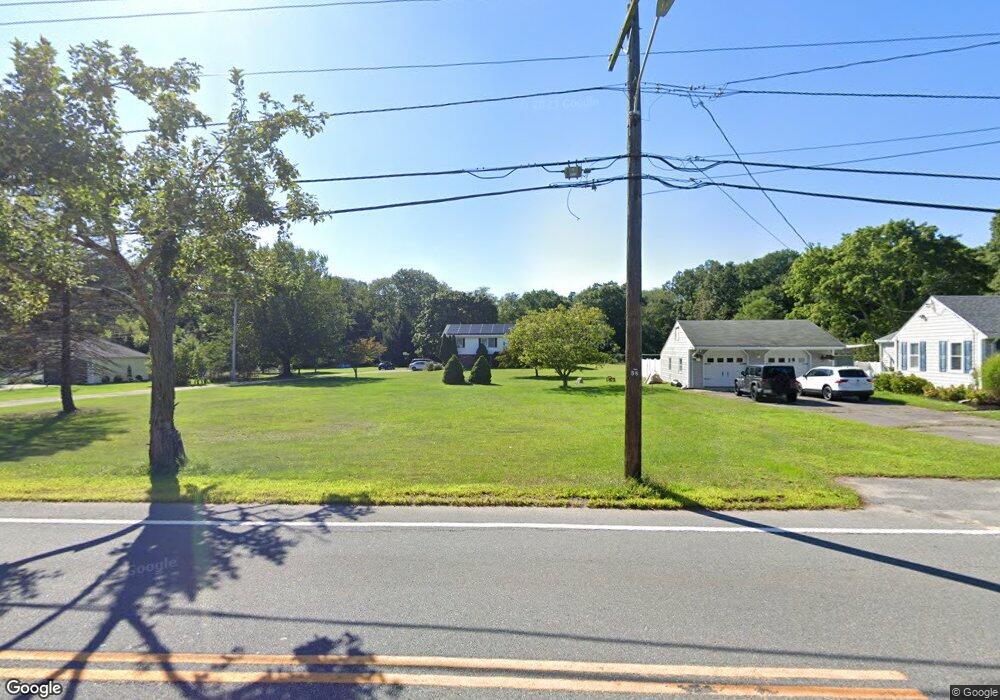 338 Sowams Rd, Barrington, RI 02806 - photo 1