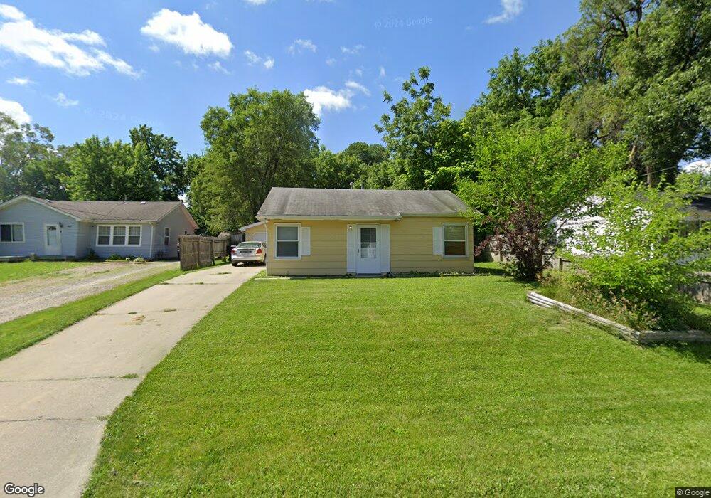 1521 E Bell Ave, Des Moines, IA 50320 - photo 1