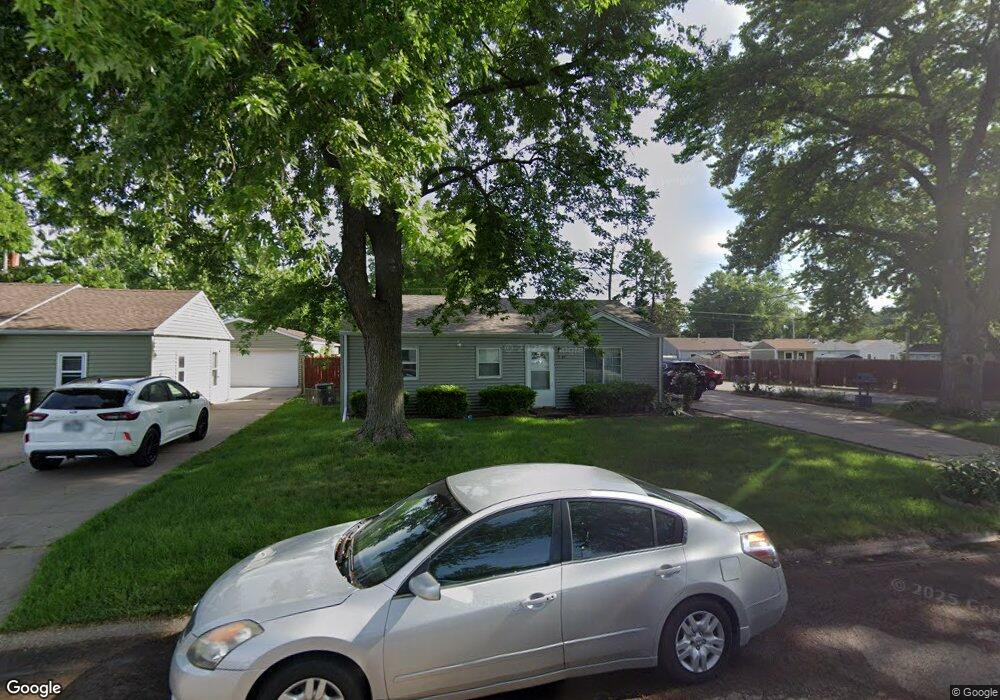 2802 W 70th St, Davenport, IA 52806 - photo 1