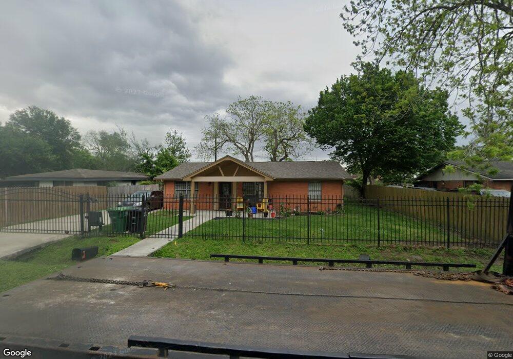 5918 Maxroy St, Houston, TX 77091 - photo 1