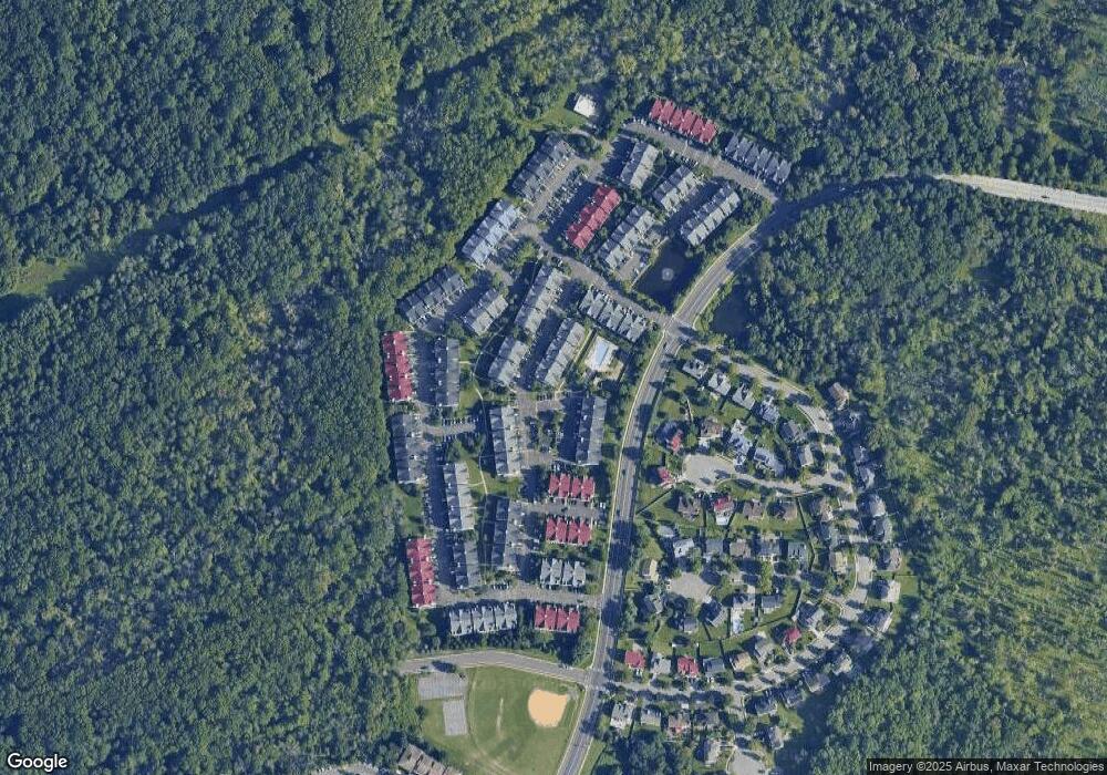 33 Edinburgh Ct, Edison, NJ 08820 - photo 1