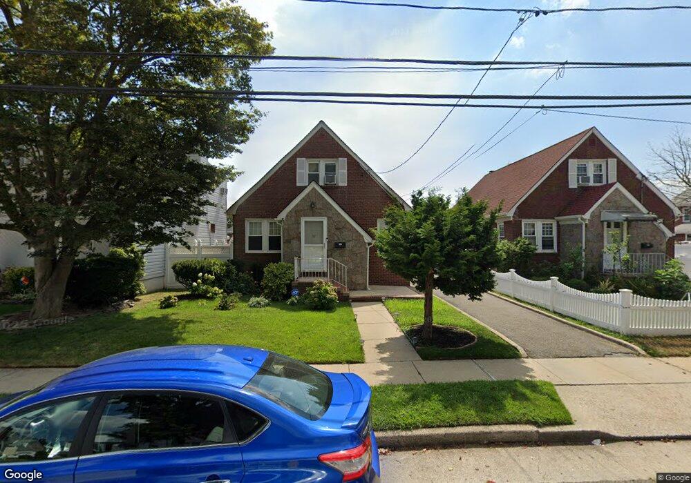 16 E Euclid St, Valley Stream, NY 11580 - photo 1