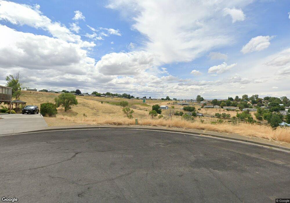 945 S Main Place, Pendleton, OR 97801 - photo 1