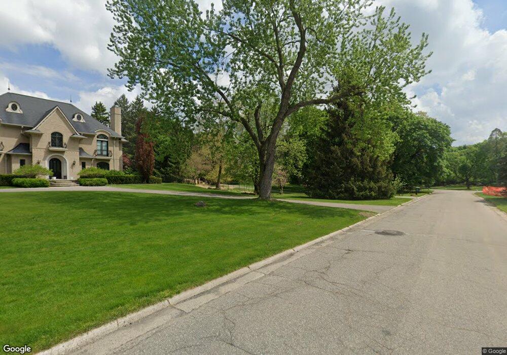 4905 Stoneleigh Rd, Bloomfield Hills, MI 48302 - photo 1