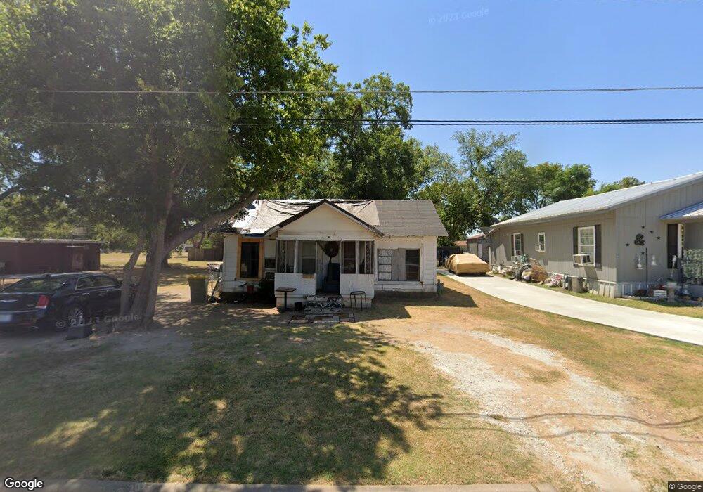 905 W 5th St, Hearne, TX 77859 - photo 1