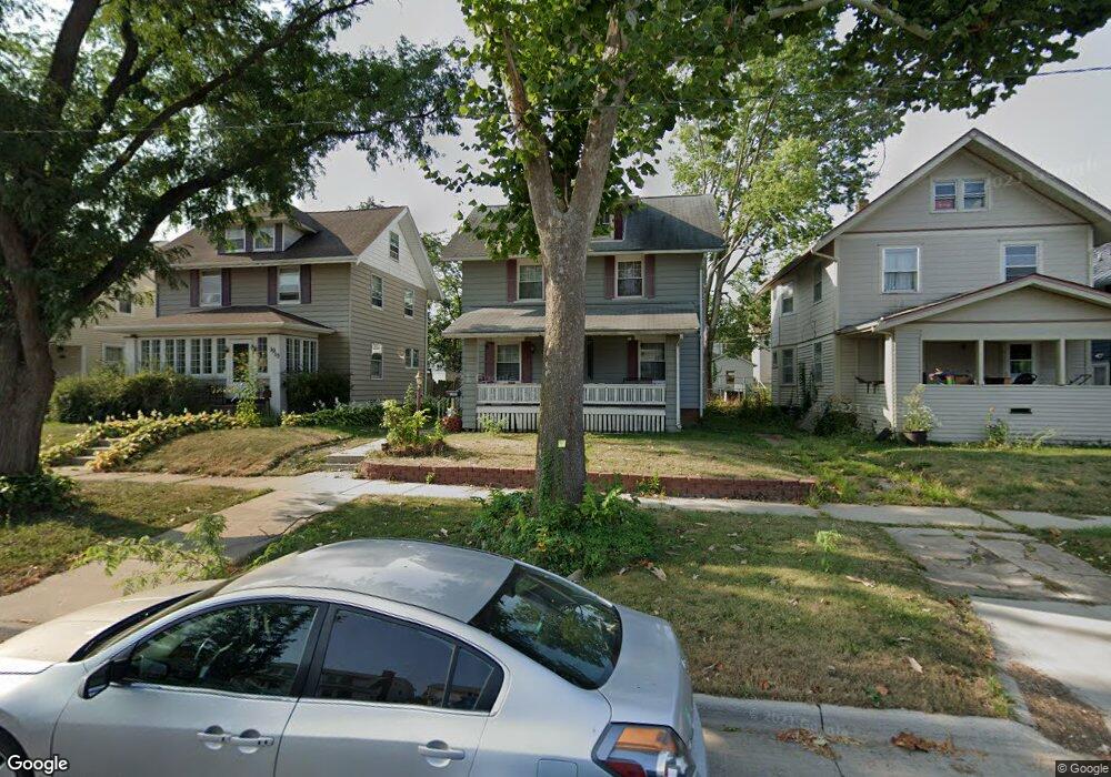 1909 Park Ave SE, Cedar Rapids, IA 52403 - photo 1