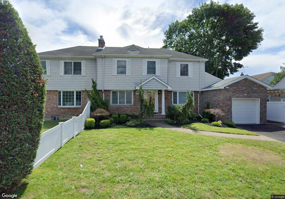 611 Carlyle St, Cedarhurst, NY 11516 - photo 1