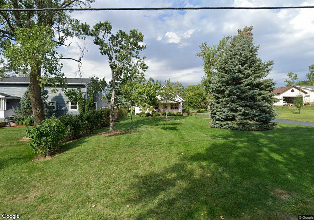 2410 27th St SW, Cedar Rapids, IA 52404 - photo 1