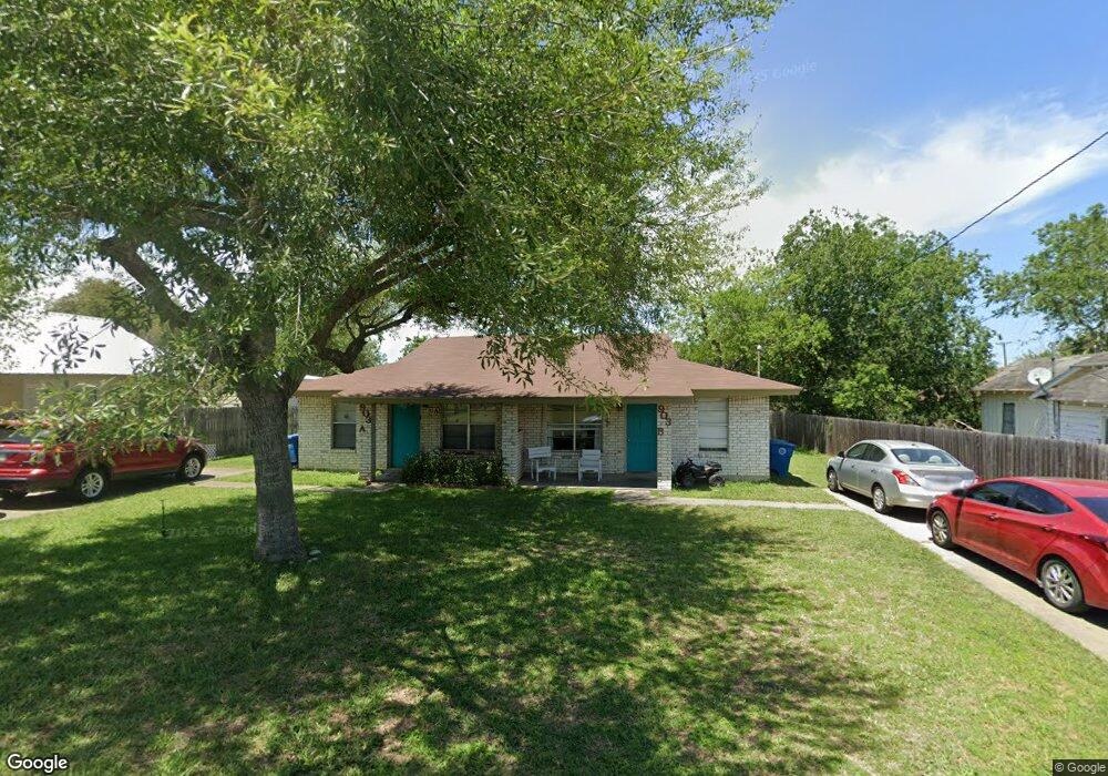 903 E Kennedy St, Beeville, TX 78102 - photo 1