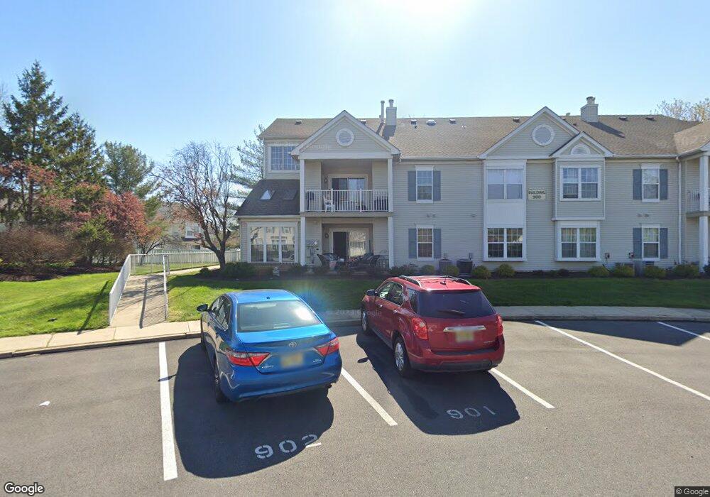 901 Oliphant Ln, Mount Laurel, NJ 08054 - photo 1