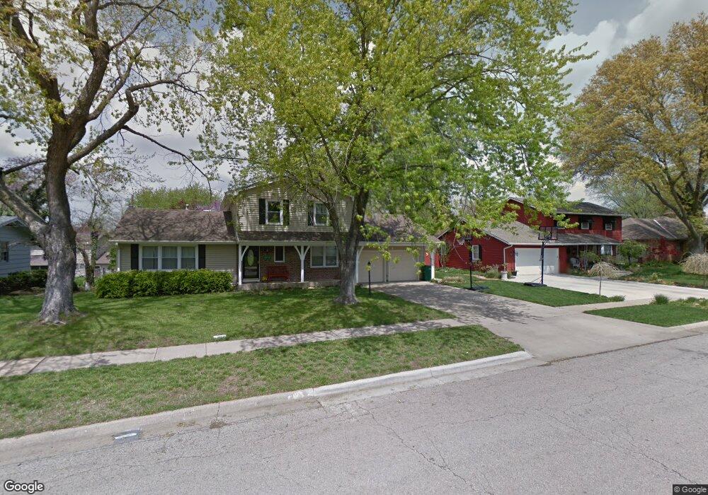 2020 SW 32nd St, Topeka, KS 66611 - photo 1