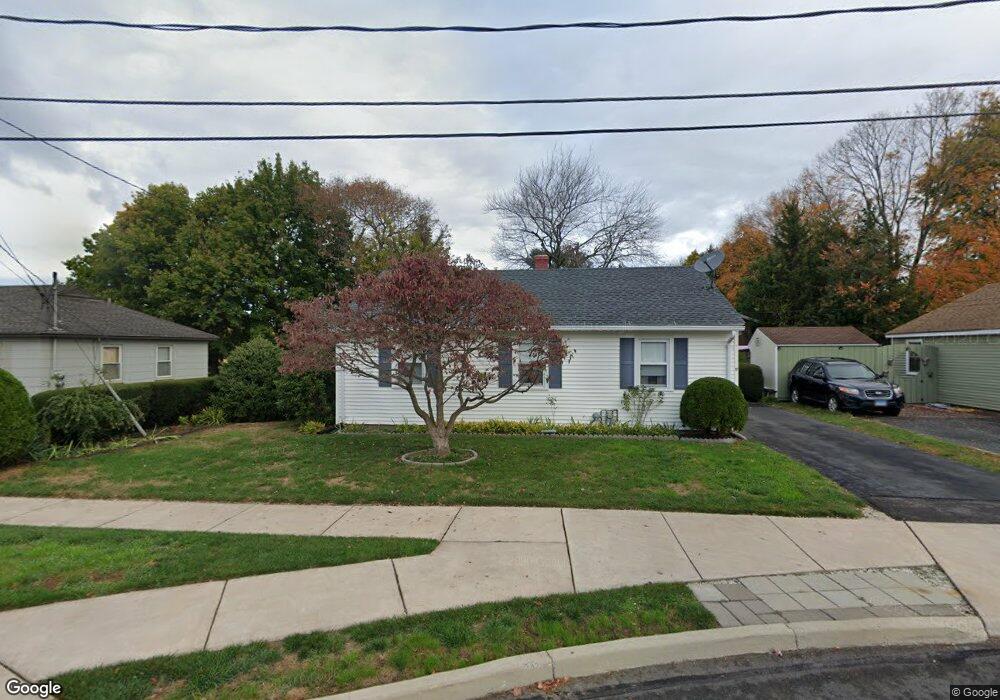 17 Pioneer Cir, Manchester, CT 06040 - photo 1