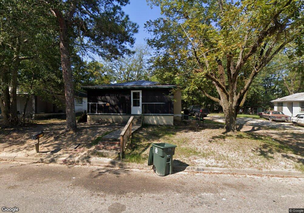 713 Hutchins St, Dothan, AL 36303 - photo 1
