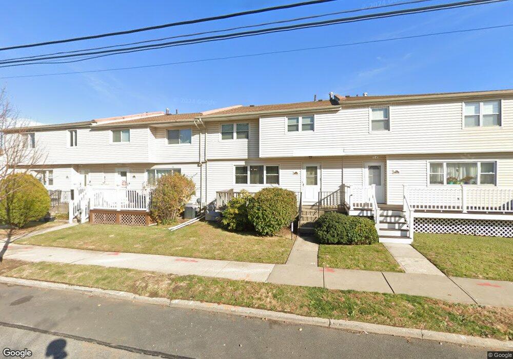 527 Willow Rd E unit 1, Staten Island, NY 10314 - photo 1