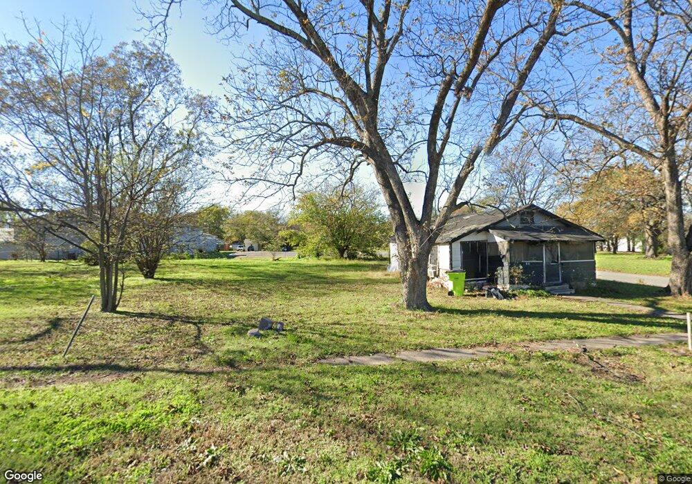 607 N Maple St, Stuttgart, AR 72160 - photo 1