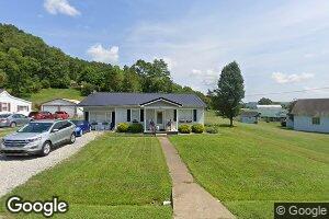 102 Gum St, Eleanor, WV 25070