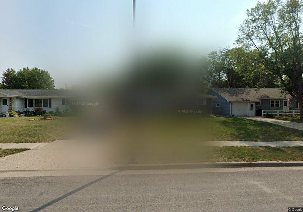 1413 Heinenhill St, New Ulm, MN 56073 - photo 1