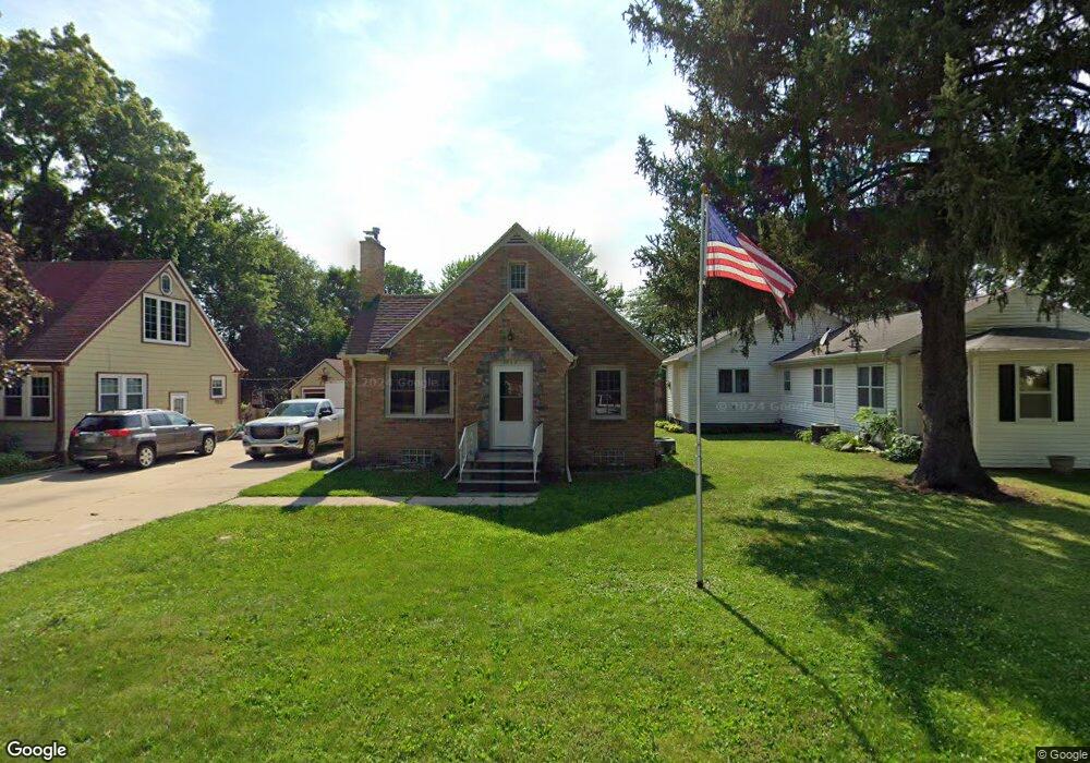 1015 26th St SE, Cedar Rapids, IA 52403 - photo 1