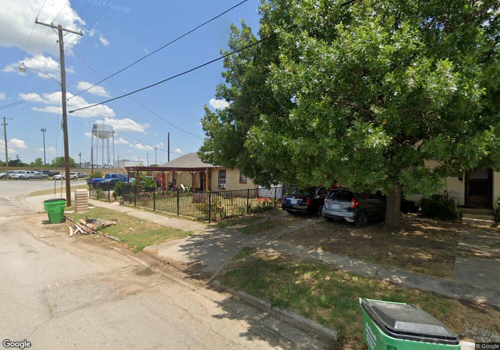 1408 N Clements St, Gainesville, TX 76240 - photo 1